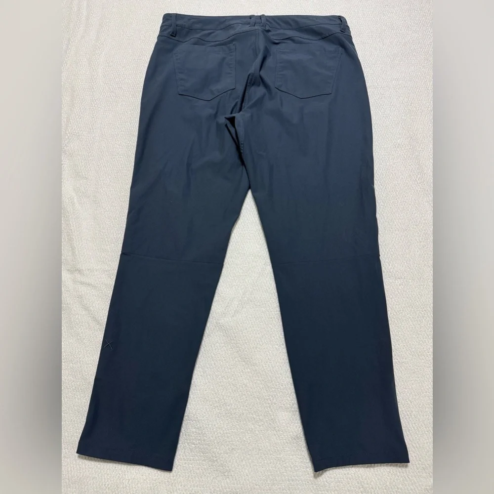 Cuts Icon Men’s 38x30 Blue Classic Fit Stretchy Pants